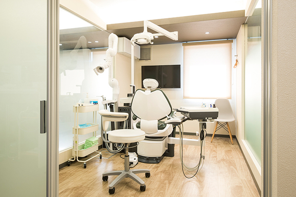 野村周平院長、野村昌利理事長 野村歯科医院5