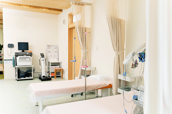 清水真次朗院長、清水里紗副院長 しみずクリニック 泌尿器科・内科5