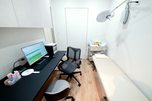 林瑠加院長 LIKKAスキンクリニック5