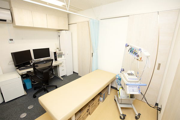 川口聡院長、梅津俊浩事務長 渋谷笹塚HDクリニック5