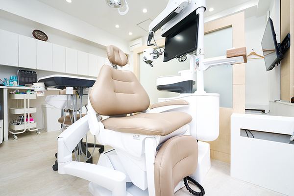石倉亜利院長 みなみ台なないろ歯科5