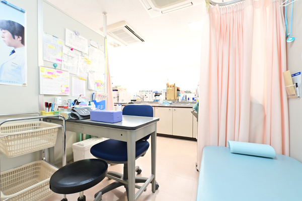 山高謙一院長、山高謙副院長 西八王子やまたか消化器内視鏡クリニック5