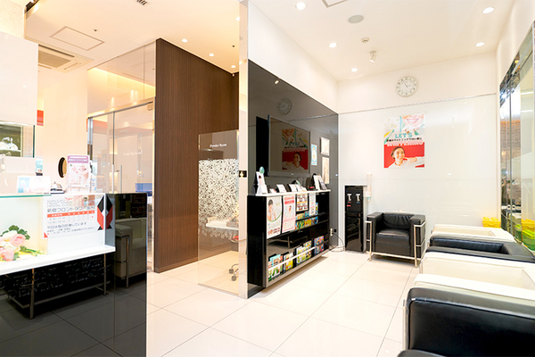 茂木励起院長 新宿フロントタワー歯科5