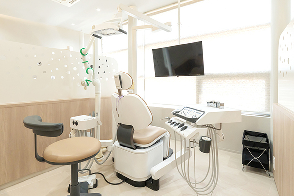 林裕基院長、林千夏先生 せと・林歯科矯正歯科5