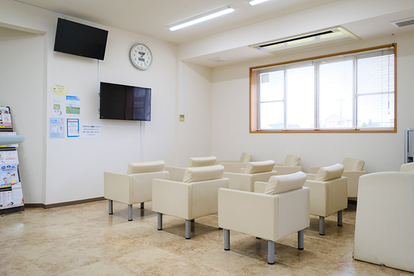 村越薫院長 仁クリニック5