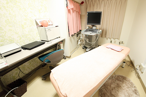 鈴木ティベリュウ浩志院長 公津の杜メディカルクリニック5