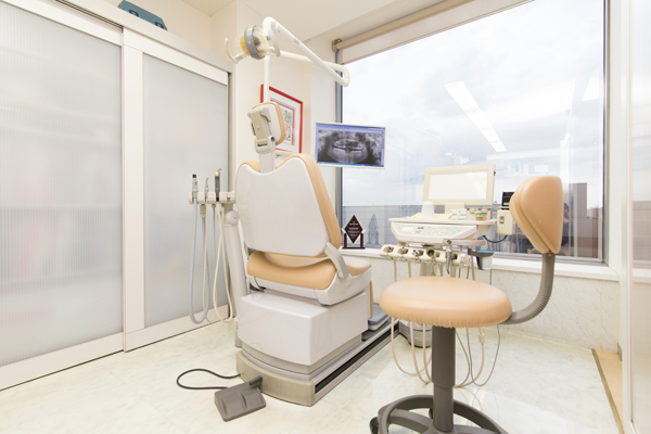 石井宏明総院長 東京オペラシティ歯科5