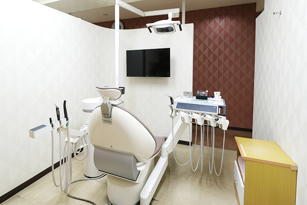 森山明英院長、森山真衣先生 医療法人社団信英会 森山歯科医院5