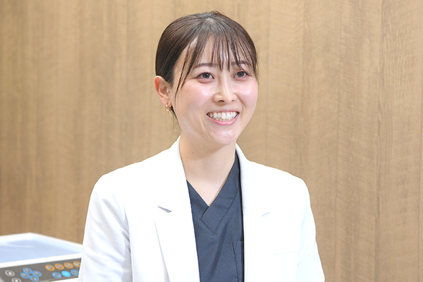 宮本真由院長、三野未來院長 池袋歯科・矯正歯科5