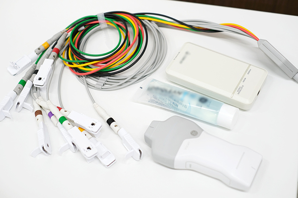 阿知和郁也院長 ホームアレークリニック梅ヶ丘5