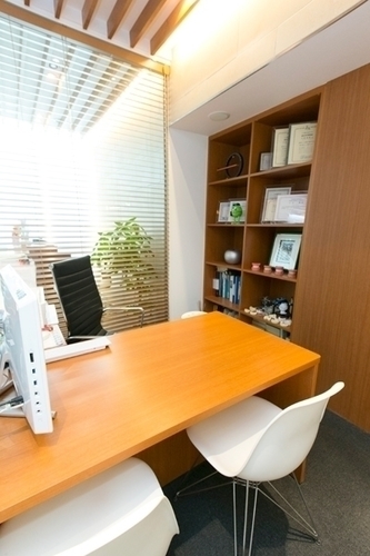 小泉儀明院長、阿部友里子副院長 こいずみ矯正歯科クリニック5