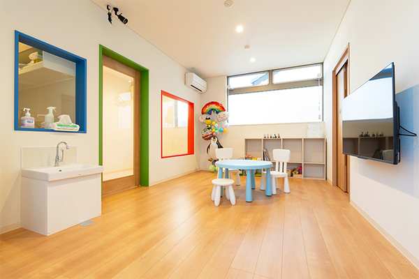 三輪剛士院長 さんまるキッズクリニック5