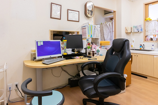 井上佳也院長 井上こどもクリニック5