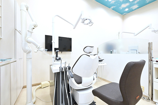 山崎観千人院長 ひろすえ歯科クリニック5
