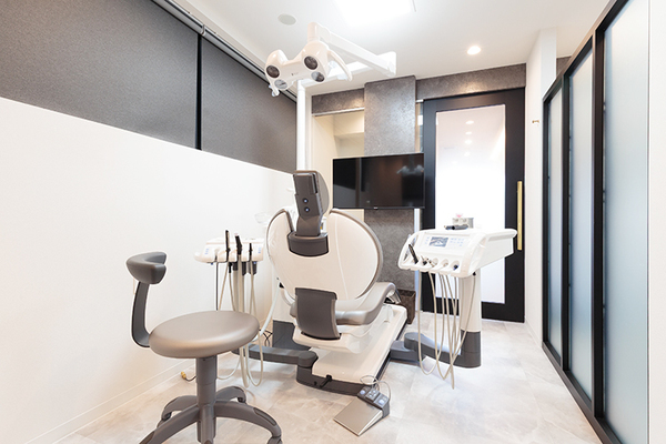 吉原光院長 西宮夙川ひかる歯科クリニック5
