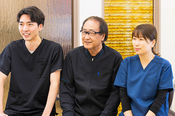 高田敬一院長、高田翔副院長、高田里美先生 高田歯科医院5