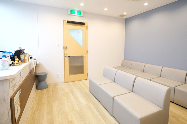 加藤達也理事長、藤田有理香先生 かとう皮フ科形成外科5