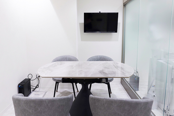 古賀瞭院長、古賀かう子副院長 江戸川橋駅前こが歯科5