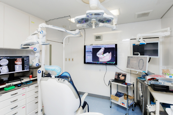 加来敏男院長、加来涼太副院長 医療法人 加来歯科5