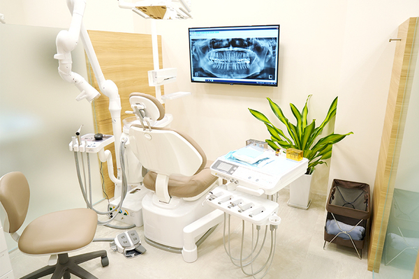 秋山崇院長、秋山聡先生 平塚あきやまデンタルクリニック5