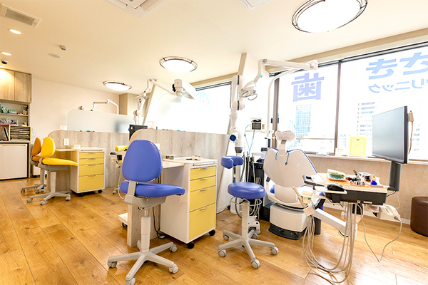 森崎歩院長 もりさきデンタルクリニック5