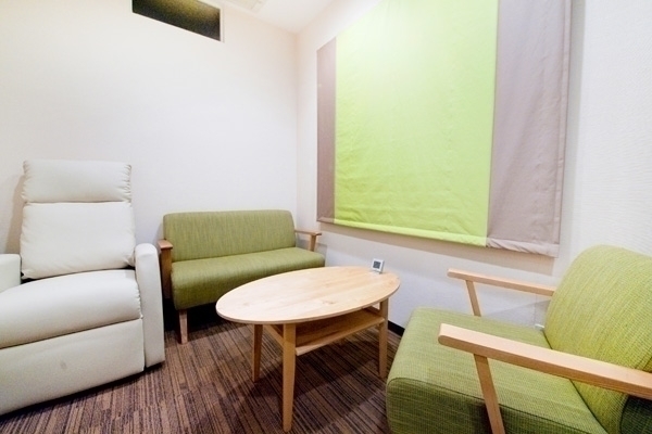 安保肇子院長 茅場町こころのケアクリニック5