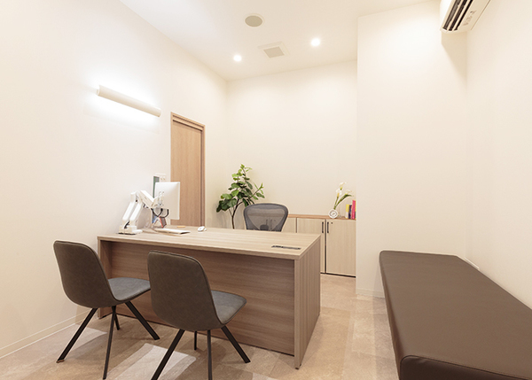 宇治田直也院長 三宮駅前こころのクリニック5