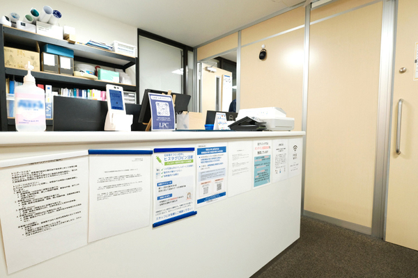 明石哲郎院長 ラピスクリニック天神5