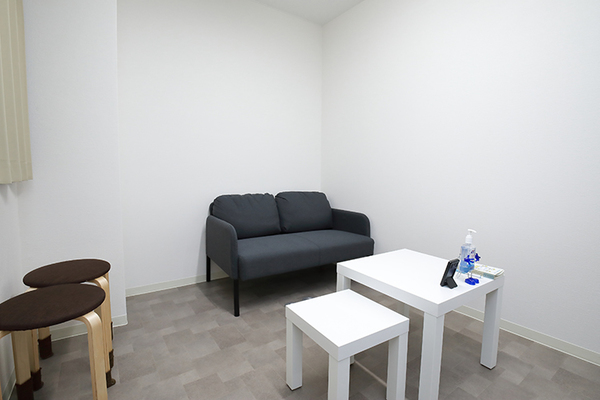 戸田淳院長、西東秀晃副院長 ことり在宅クリニック5