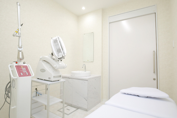 富田るり子院長 富田るり子皮膚科クリニック5