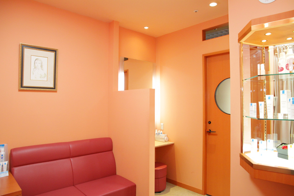 小林照明院長 小林皮フ科クリニック5