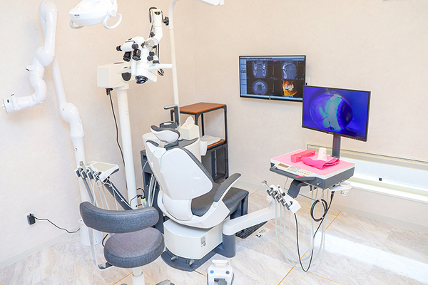 坂詰智美院長 Bookmark Dental Clinic5