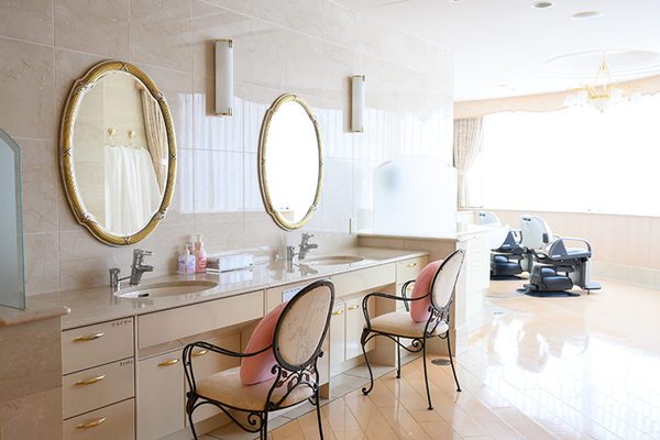 有田白峰院長 リリーベルクリニック5