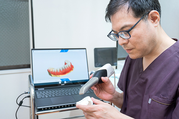 木通敏文院長 きづしデンタルクリニック5