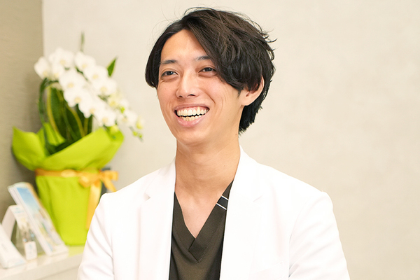 梅田龍院長 R形成外科皮膚科クリニック横浜みなとみらい6