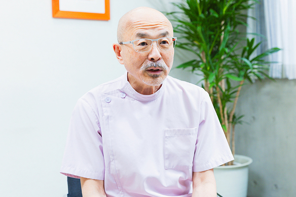 百瀬隆二院長 モモ・メディカル・クリニック6