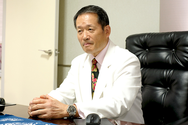 平野芳昭院長 ひらのクリニック6