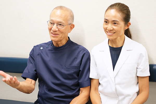蔵本理枝子院長、伊藤邦成先生 いとう整形外科6
