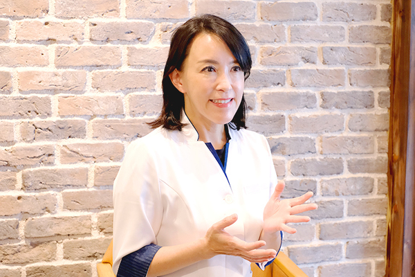 奥村令子理事長 京都丸太町矯正歯科クリニック6