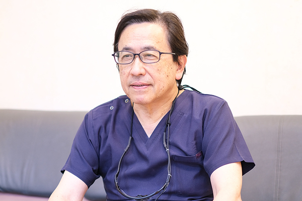 川瀬昌一郎院長 志木駅ビル歯科6