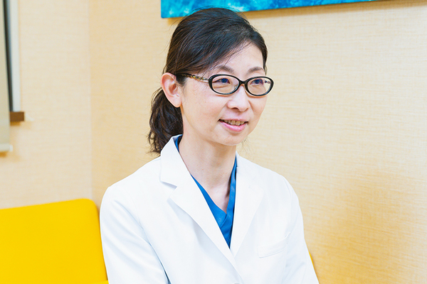 谷島綾子院長 やじま皮膚科6