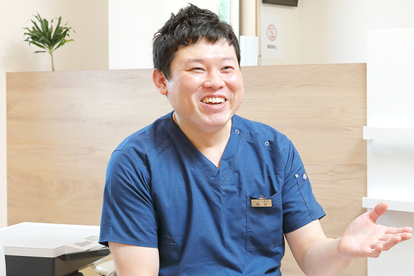桑野夏州久院長 くわの歯科6
