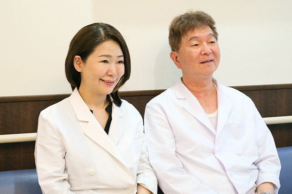河本英恵院長、河本政一副院長 かわもと医院6
