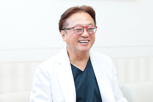 高良毅院長 タカラクリニック6