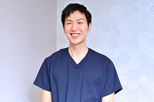 花岡佑真院長 千里皮膚科6