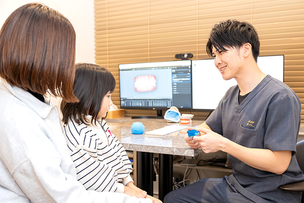 小野馨照院長、森田崇裕先生 春日THREE歯科・矯正歯科6