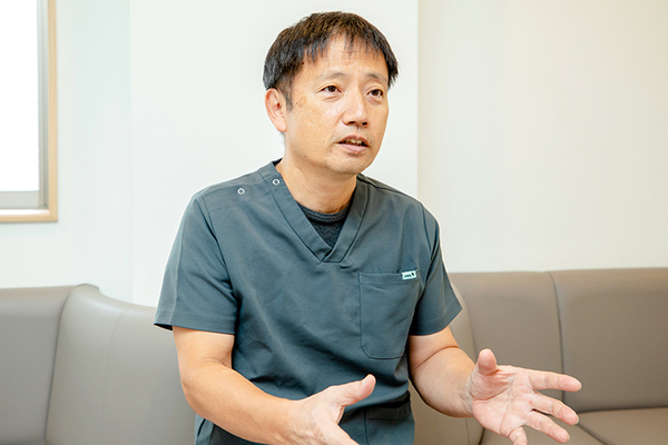 泉本竜彦院長 泉本歯科6