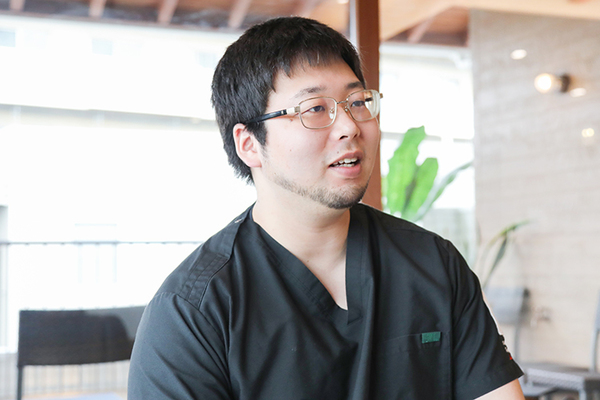 比嘉亮太院長 ALOHAごうだ歯科6