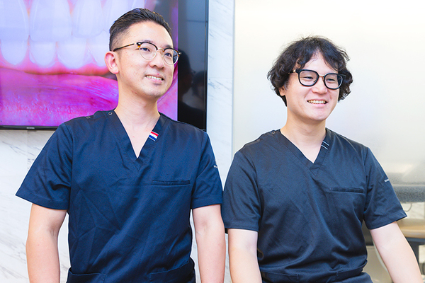 荒木泰博理事長、西川侑院長 リアム歯科クリニック東大島6