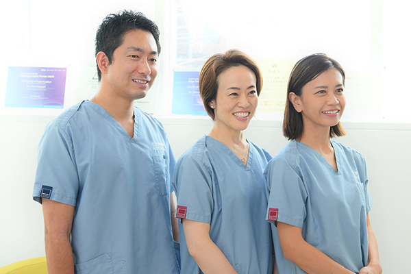 横山紗和子理事長、宮下博行院長、大村友理先生 自由が丘歯科オーラルケア6